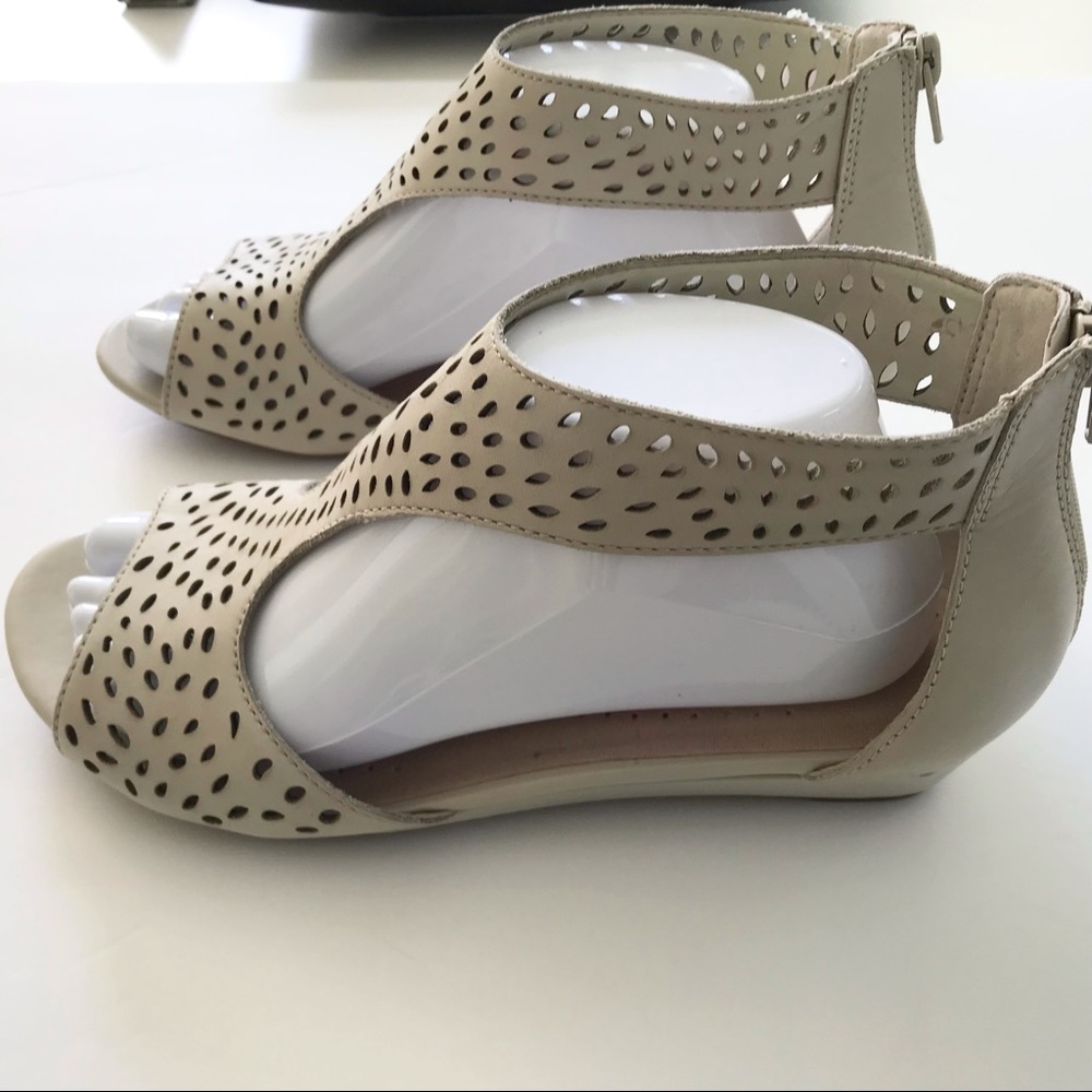 ✴️ NEW Clark’s Collection Abigail Ruby Beige Leather Wedges, Sz8.5